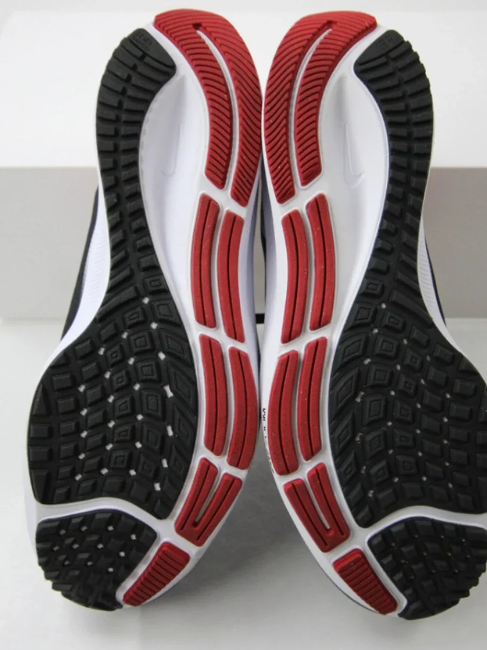 Nike like new  Air Zoom Pegasus.  Ohio State running shoes